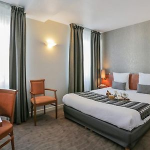 Logis Hotel Le Pelican & Son Restaurant